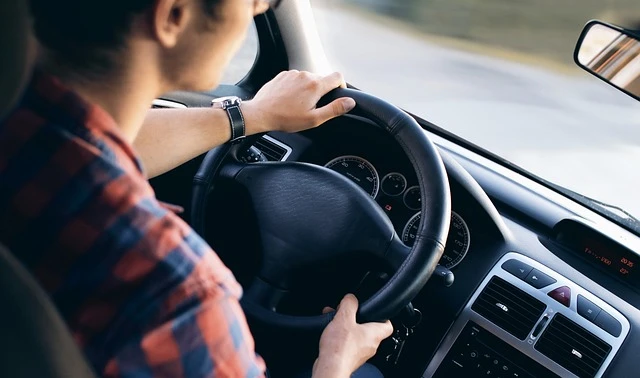 driving-2934477640 driving-2934477640